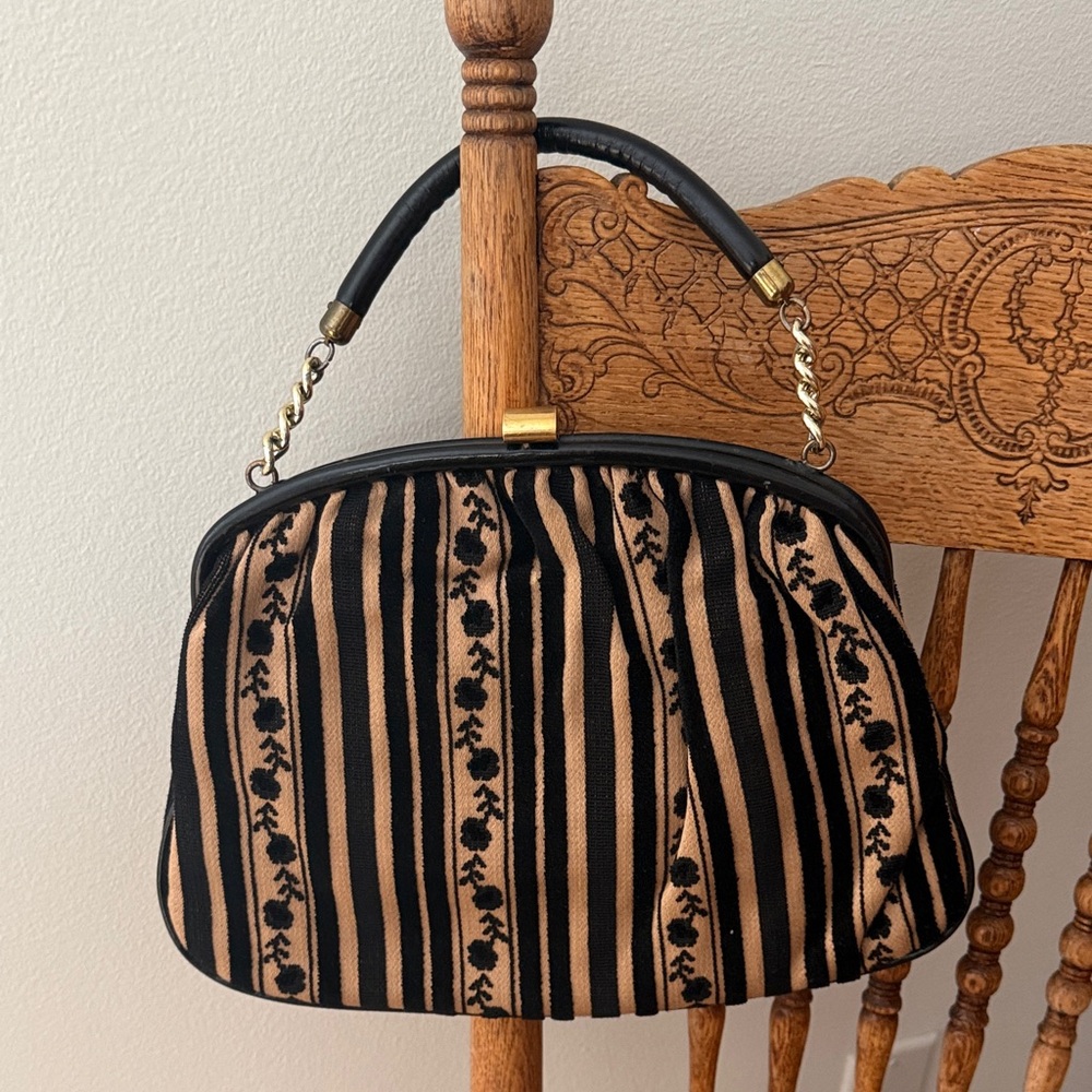 Elegant Vintage Black and Tan Handbag